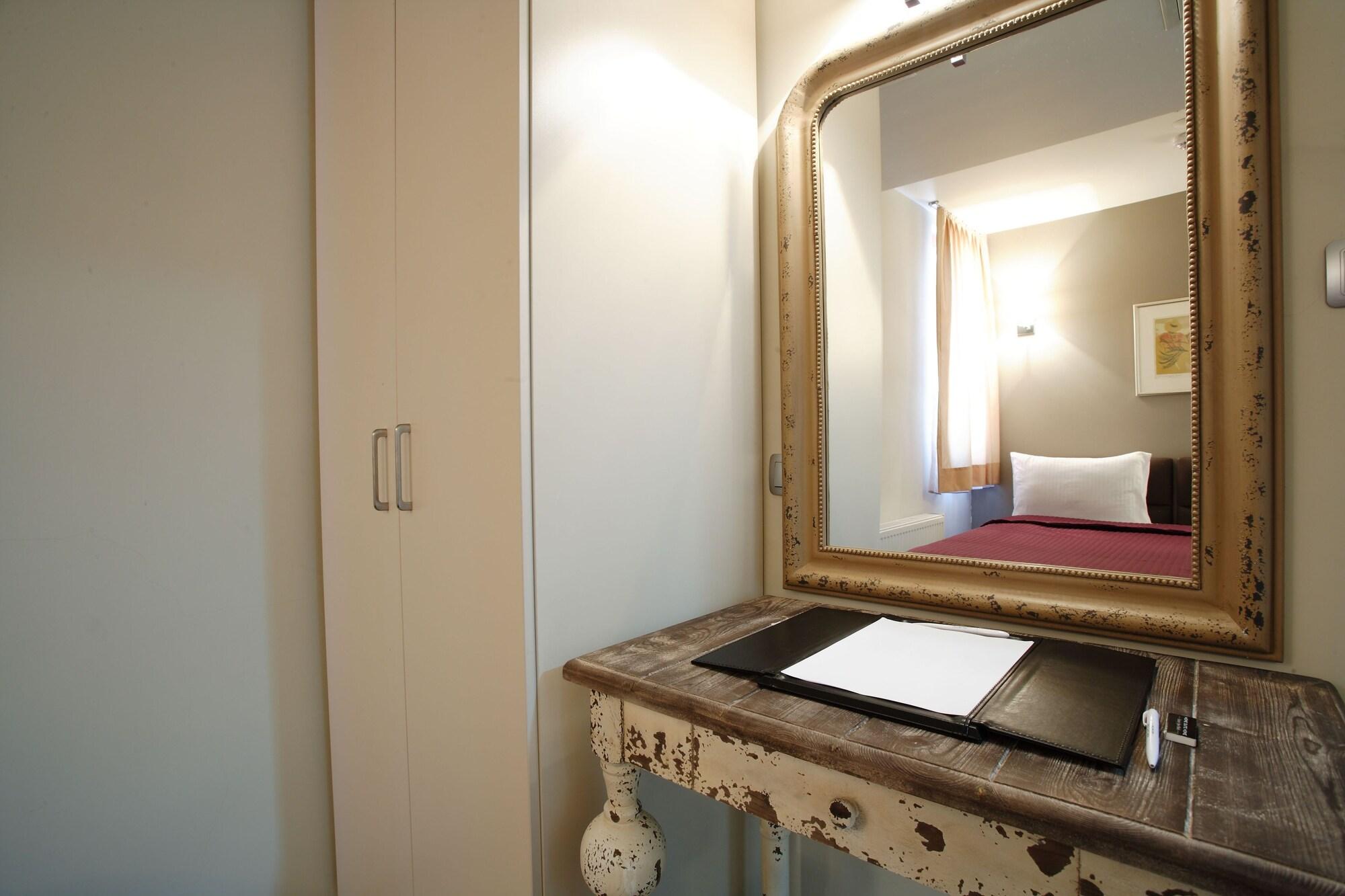 Home Stay Home Sisli Стамбул Номер фото